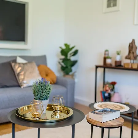 Og2 M With Balcony - 10 Min To Salzburg شقة