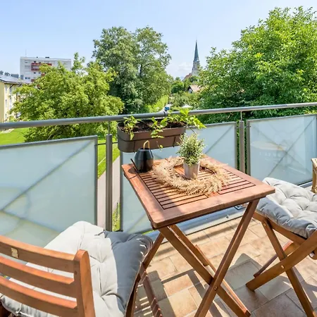 Og2 M With Balcony - 10 Min To Salzburg شقة